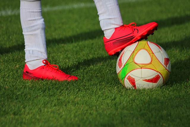 北青：向余望确定缺席中乌之战，吾米提江可能替补出场