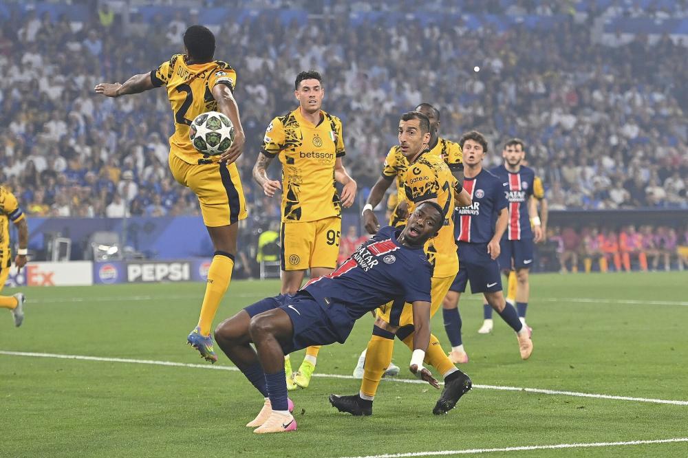 杜锋官方认证！19岁新星获期许 他能成广东下一个传奇？